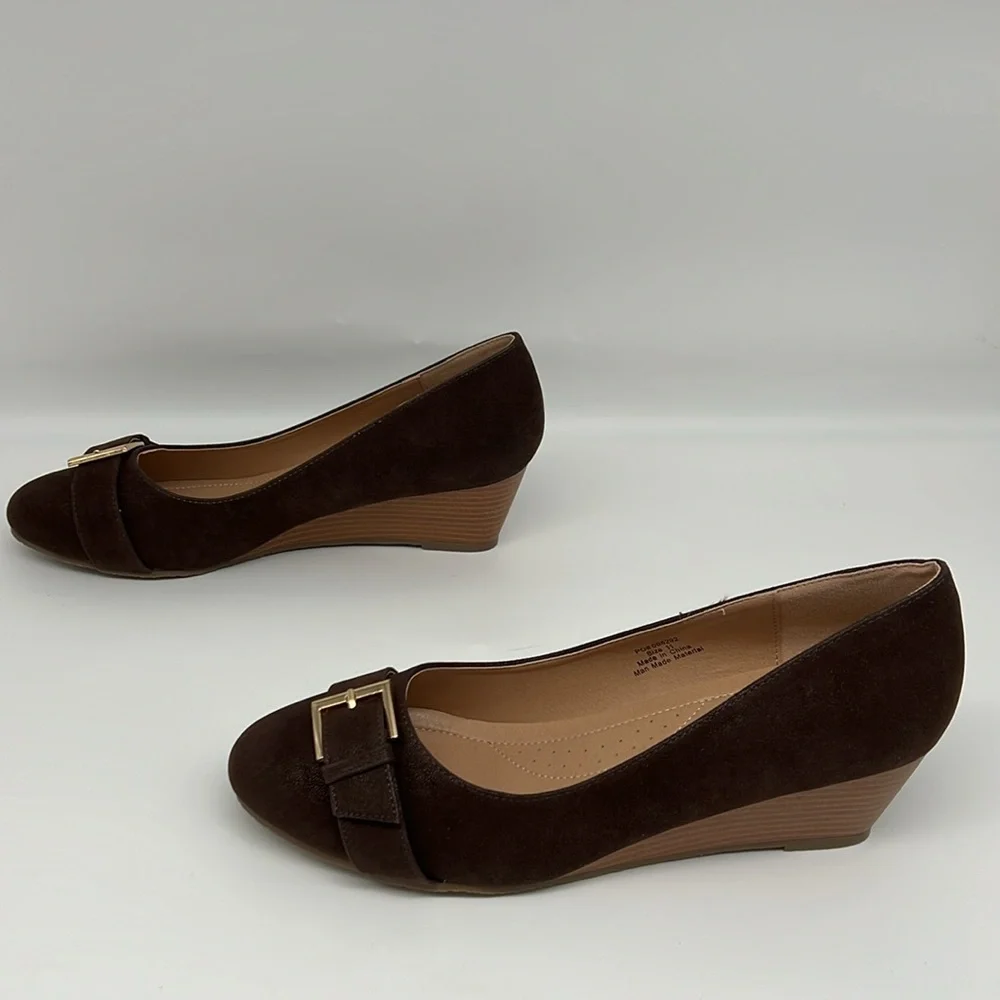 Journee Collection Graysn Brown Wedge Gold‎ Buckle Round Toe Arch Support 11M